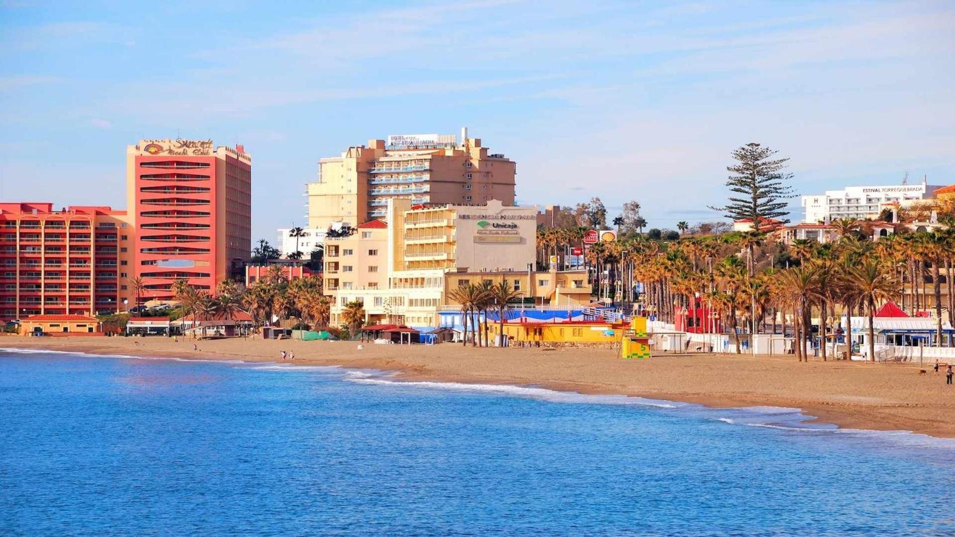 Agata & Parking Apartment Benalmadena Bagian luar foto