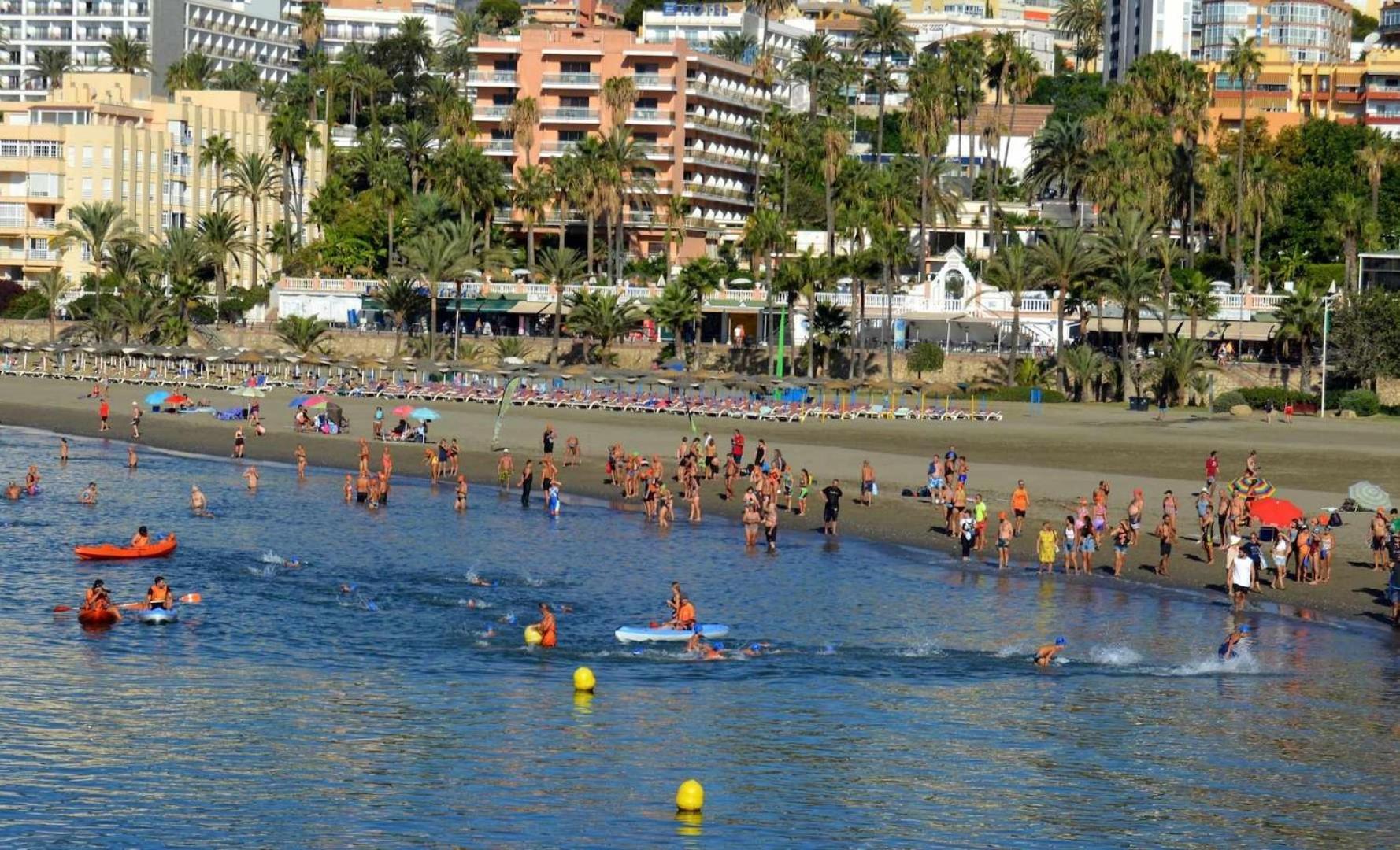 Agata & Parking Apartment Benalmadena Bagian luar foto